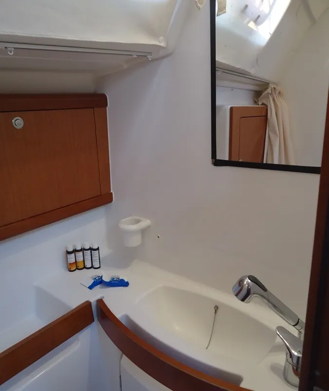 Seven Seas - Refit 2021, a Beneteau Oceanis 43 sailboat at Athens, Greece