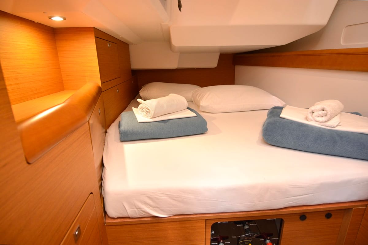 Cabin on Black Kiss, a Jeanneau Sun Odyssey 479 sailboat at Dubrovnik, Croatia