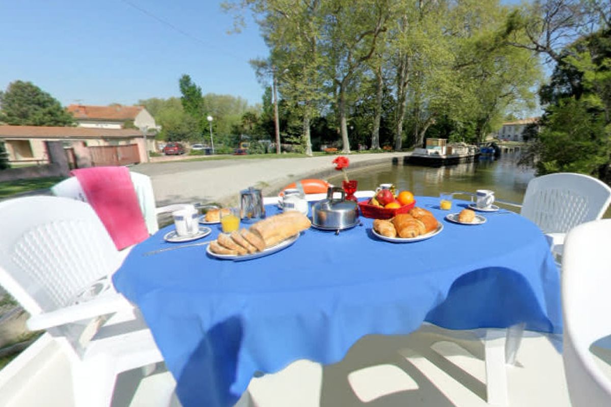 Deck of Royal Classique, a Cygnet Royal Classique motorboat at Hessel, United States