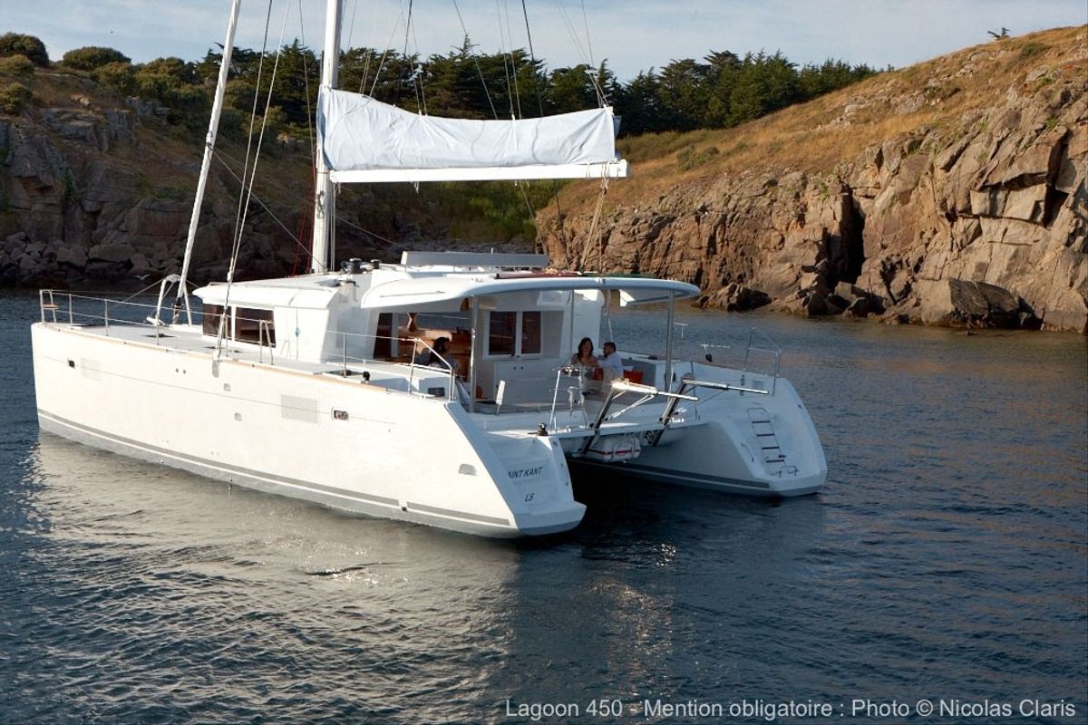 Exterior view of Lipopette, a Lagoon 450 catamaran at Propriano, France