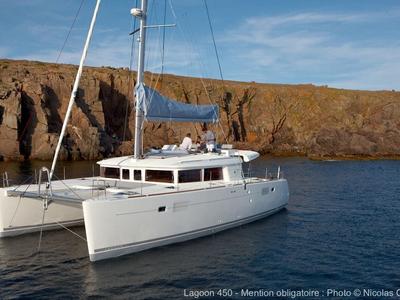 Exterior view of Lipopette, a Lagoon 450 catamaran at Propriano, France