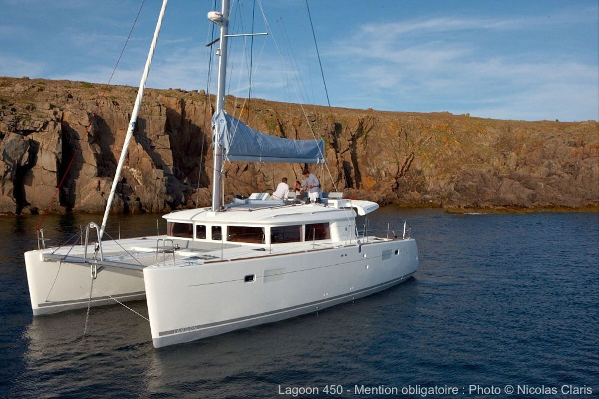 Exterior view of Lipopette, a Lagoon 450 catamaran at Propriano, France