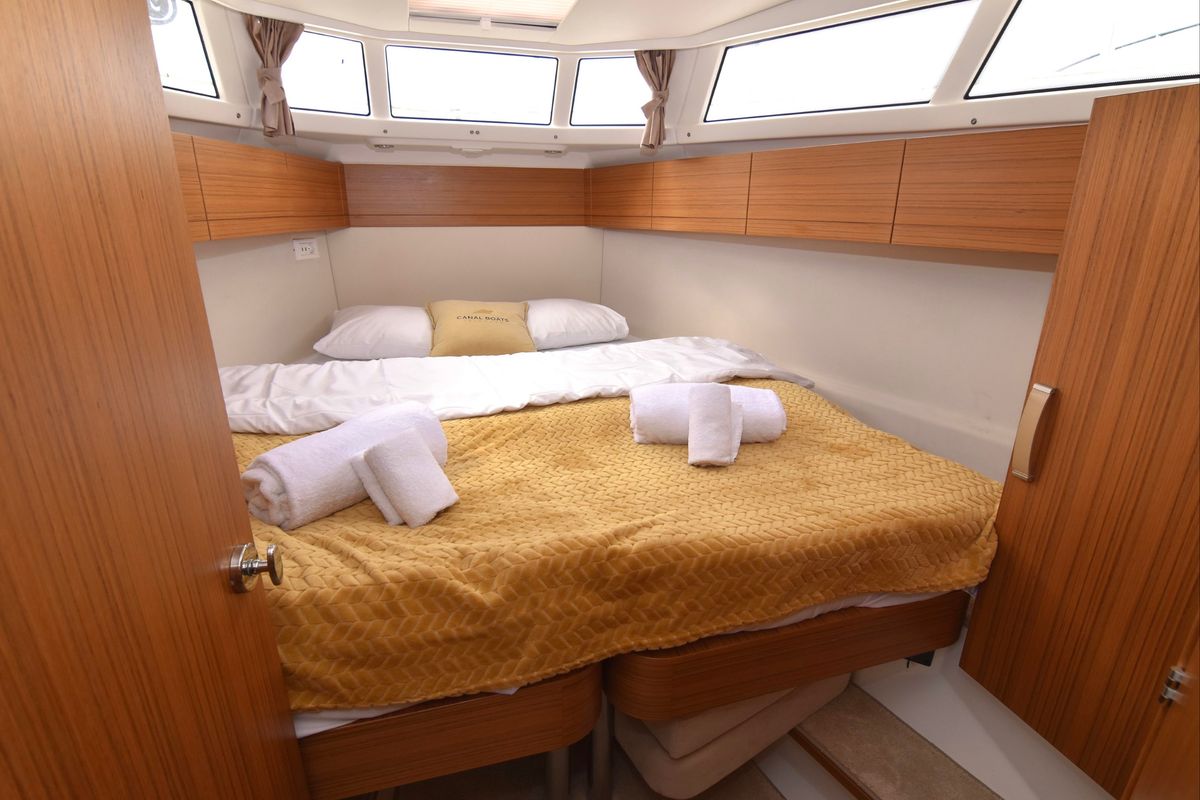 Cabin on Dalen, a Greenline 33 yacht at Porsgrunn, Norway