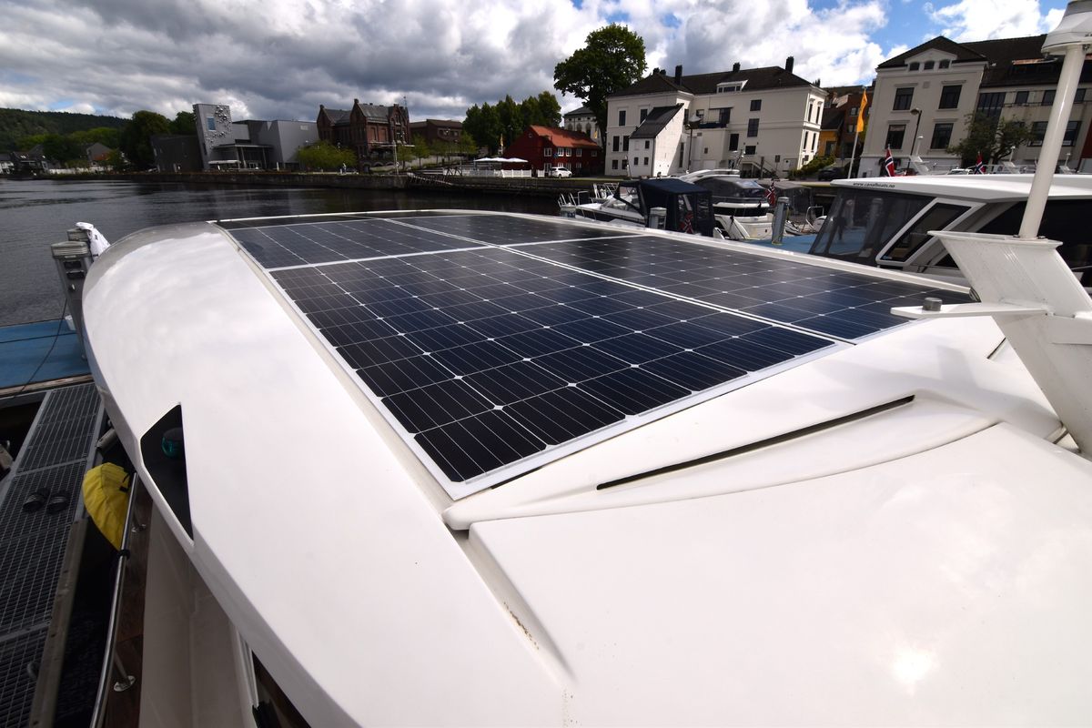 Dalen, a Greenline 33 yacht at Porsgrunn, Norway