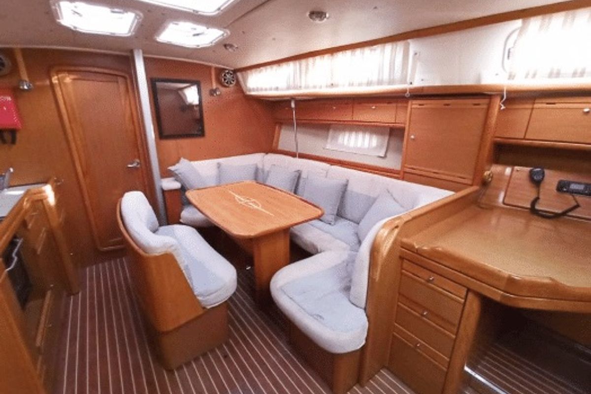 Salon of Santana, a Bavaria Cruiser 40 sailboat at Volos Municipality, Greece