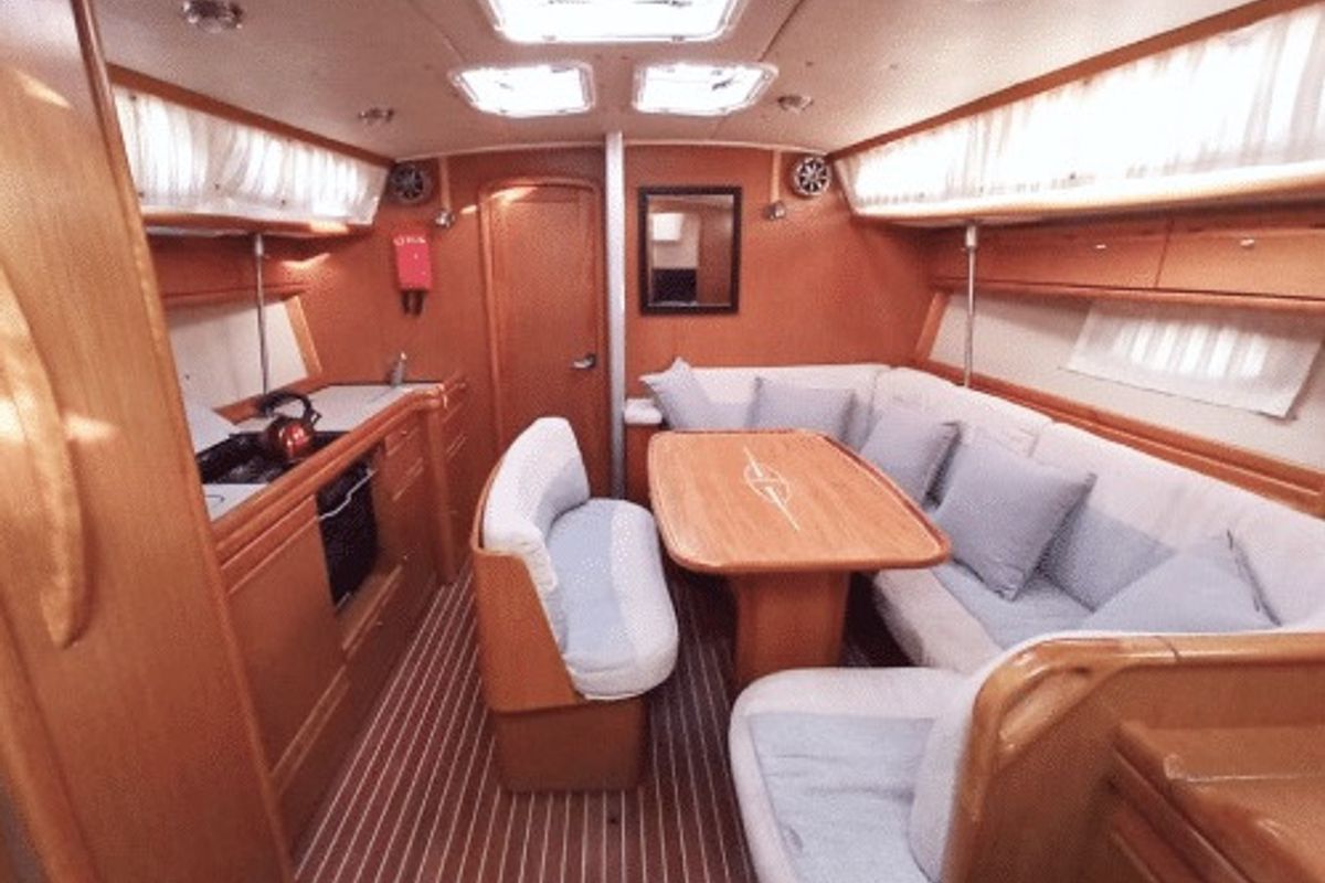 Salon of Santana, a Bavaria Cruiser 40 sailboat at Volos Municipality, Greece