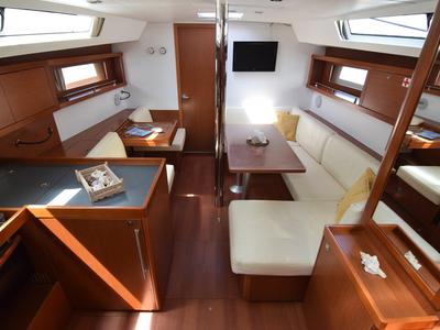 Salon of Bolero, a Beneteau Oceanis 41 sailboat at Athens, Greece