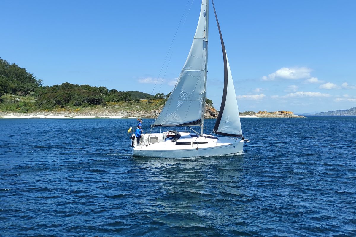 Exterior view of Kraken, a Hanse Yachts Hanse 415 sailboat at Baiona, Spain
