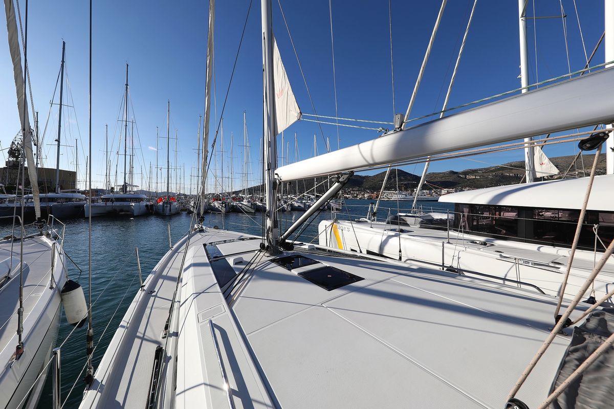 Deck of Auf Kurs, a Beneteau Oceanis 46.1 sailboat at Grad Trogir, Croatia