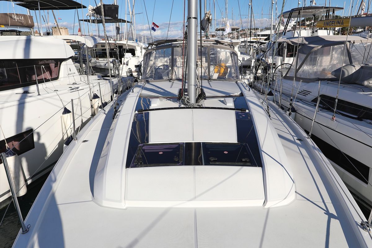 Deck of Auf Kurs, a Beneteau Oceanis 46.1 sailboat at Grad Trogir, Croatia