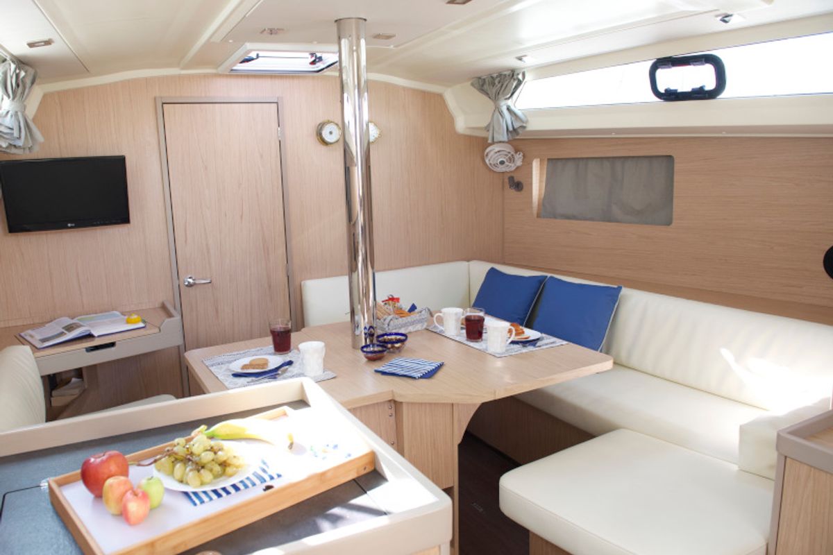 Salon of Felice, a Beneteau Oceanis 41.1 sailboat at Athens, Greece
