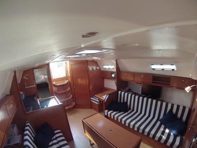 Salon of Coregone, a Bavaria 36 Cruiser sailboat at San Vincenzo, Italy