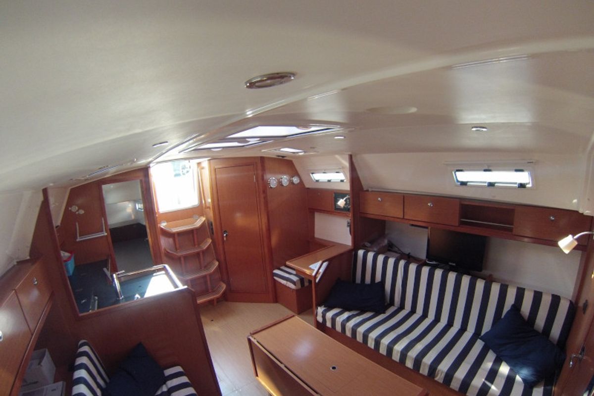 Salon of Coregone, a Bavaria 36 Cruiser sailboat at San Vincenzo, Italy