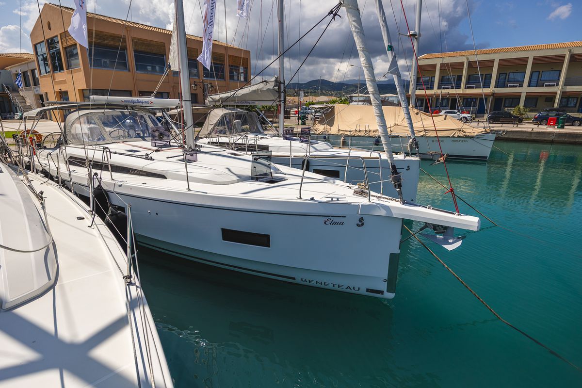 Salon of Elma, a Beneteau Oceanis 40.1 sailboat at Municipal Unit of Lefkada, Greece