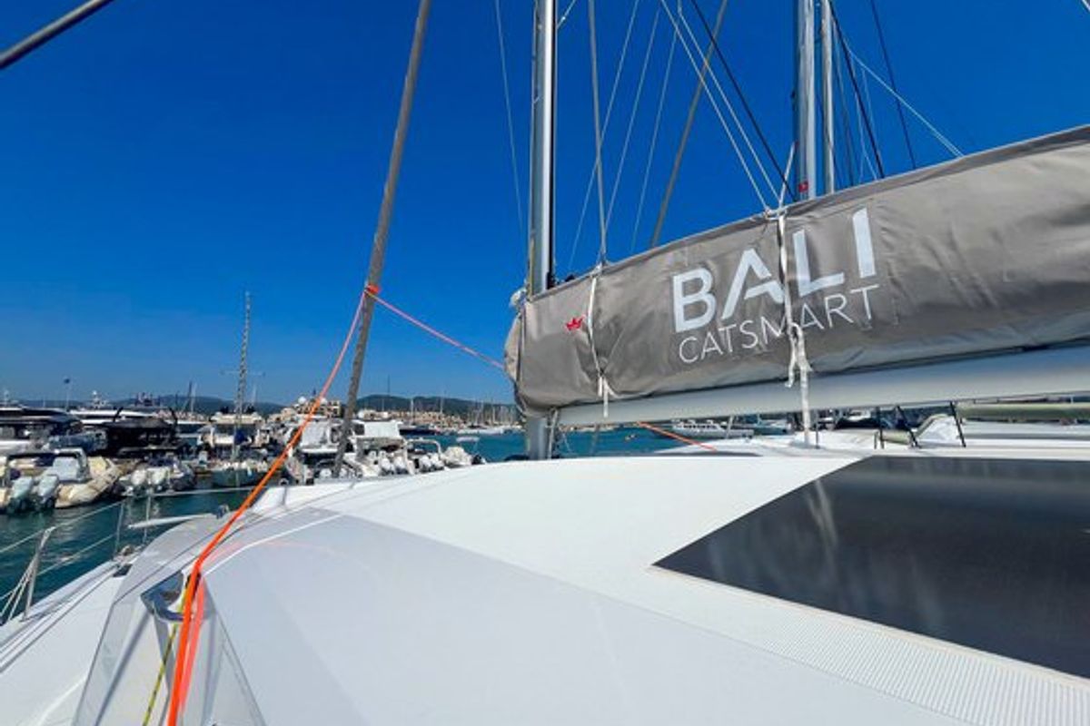 Exterior view of Hope, a Bali Catsmart catamaran at Hyères, France
