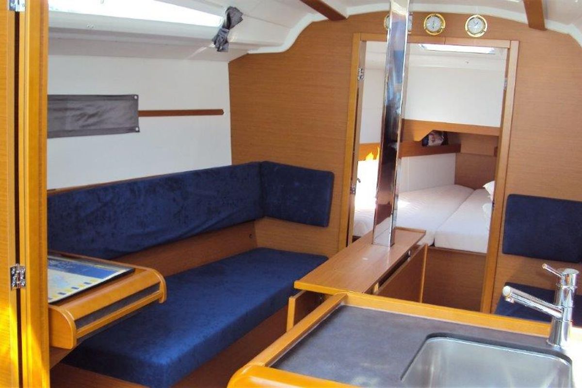 Salon of Gemma, a Jeanneau Sun Odyssey 349 sailboat at Grad Pula, Croatia