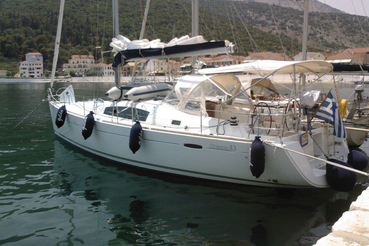 Exterior view of Gilda, a Beneteau Oceanis 43 sailboat at Athens, Greece