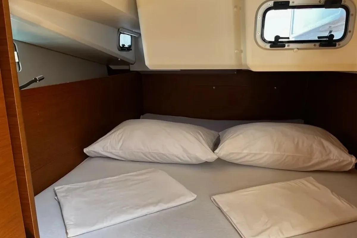 Exterior view of Leona, a Jeanneau Sun Odyssey 440 sailboat at Grad Pula, Croatia