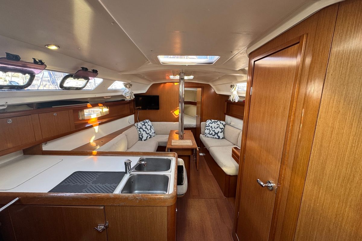 Salon of Tayrona, a Beneteau Oceanis 34 sailboat at La Rochelle, France