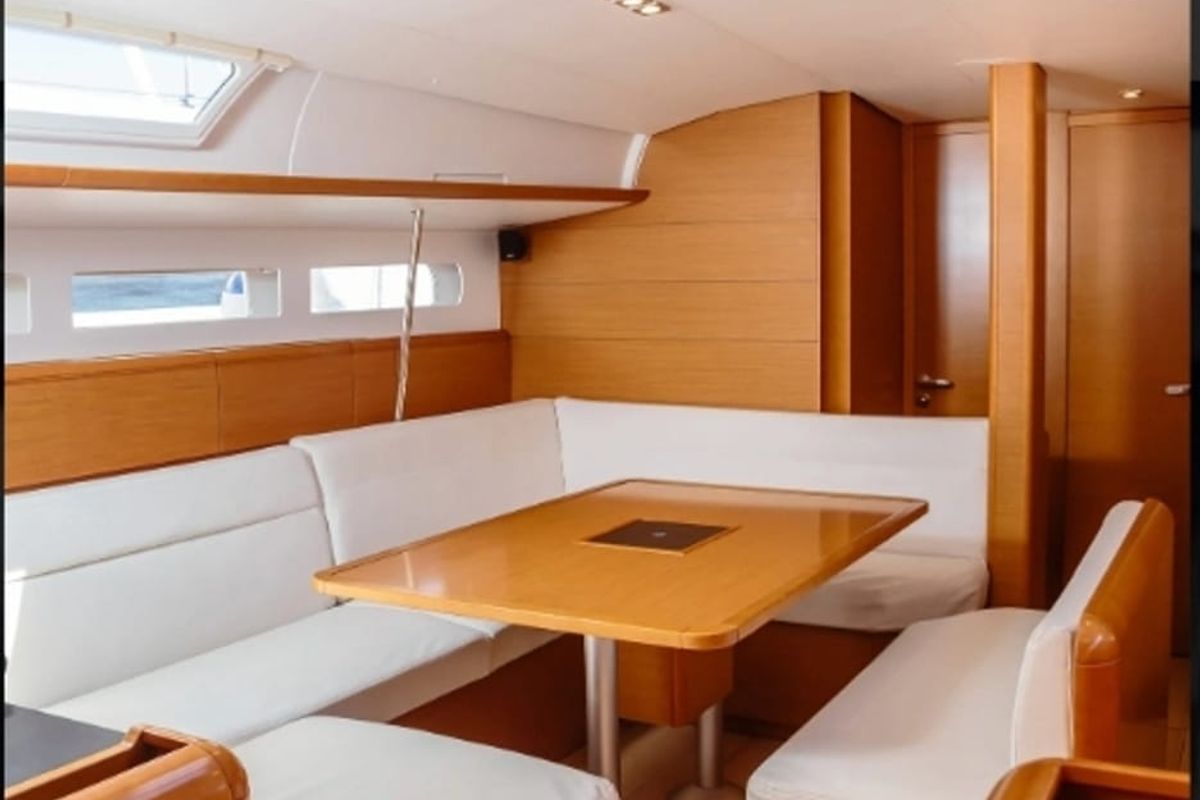 Salon of Kalos, a Jeanneau Sun Odyssey 519 sailboat at Tropea, Italy