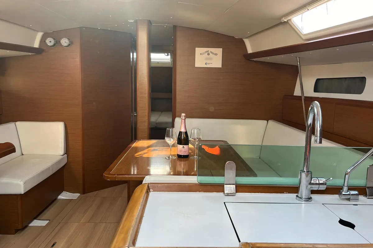 Cabin on Sinatra, a Jeanneau Sun Odyssey 449 sailboat at Općina Sukošan, Croatia