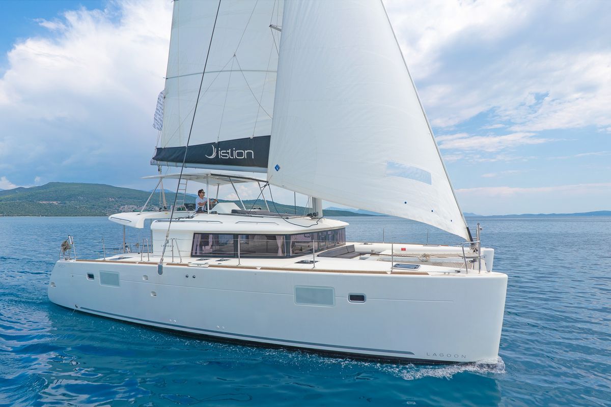Exterior view of Cassiopeia II, a Lagoon 450 Fly catamaran at Gouvia, Greece
