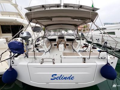 Cockpit of Selinde, a Beneteau Oceanis 51.1 sailboat at Tonnarella, Italy