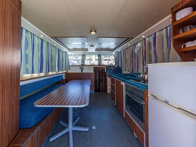 Salon of 1260R-15, a Pénichette 1260 motorboat at Lattes, France