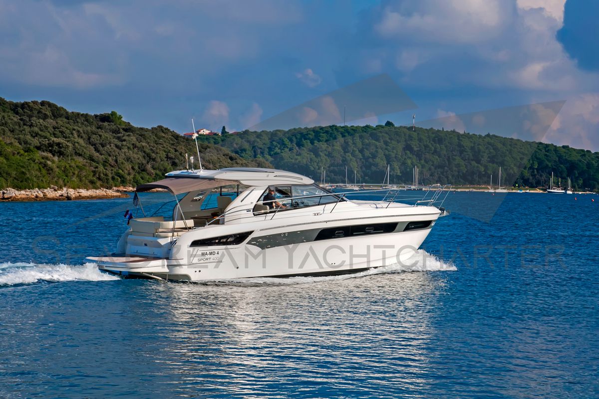 Exterior view of Sun Dreamer, a Bavaria S40 HT motorboat at Općina Sukošan, Croatia