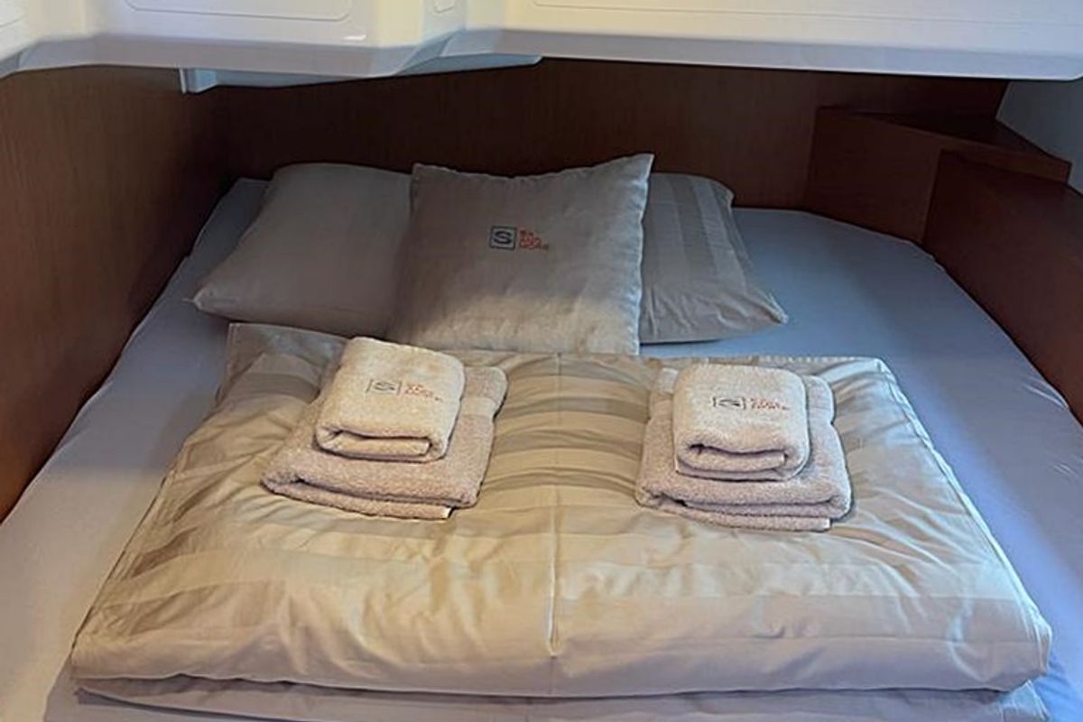 Cabin on Coco, a Bavaria C42 sailboat at Općina Rogoznica, Croatia
