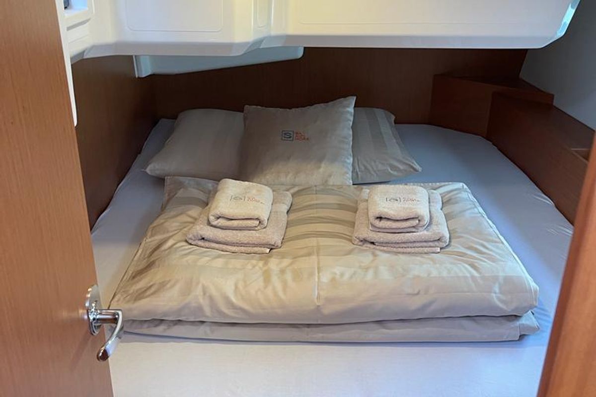 Cabin on Coco, a Bavaria C42 sailboat at Općina Rogoznica, Croatia