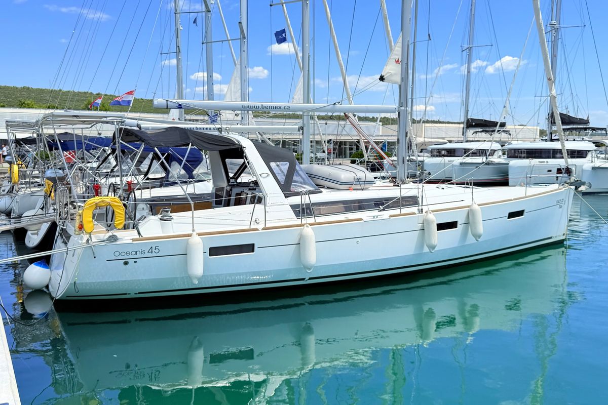 Exterior view of Viki, a Beneteau Oceanis 45 sailboat at Općina Sukošan, Croatia