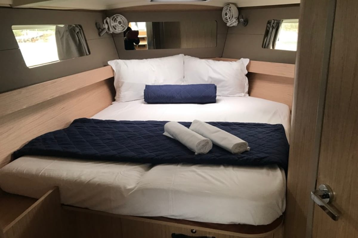 Cabin on Perseus, a Beneteau Oceanis 41.1 sailboat at Tonnarella, Italy