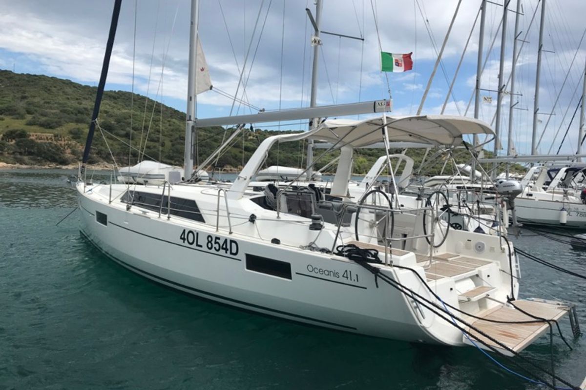 Exterior view of Perseus, a Beneteau Oceanis 41.1 sailboat at Tonnarella, Italy