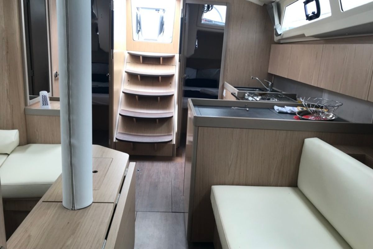 Salon of Perseus, a Beneteau Oceanis 41.1 sailboat at Tonnarella, Italy