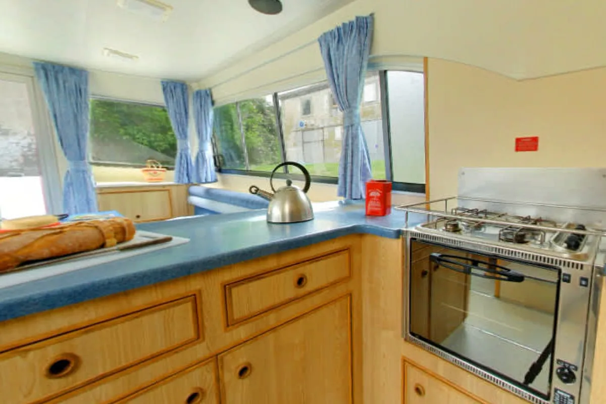 Galley of Salsa A - Comfort 2, a Cygnet Salsa A motorboat at Branges, France