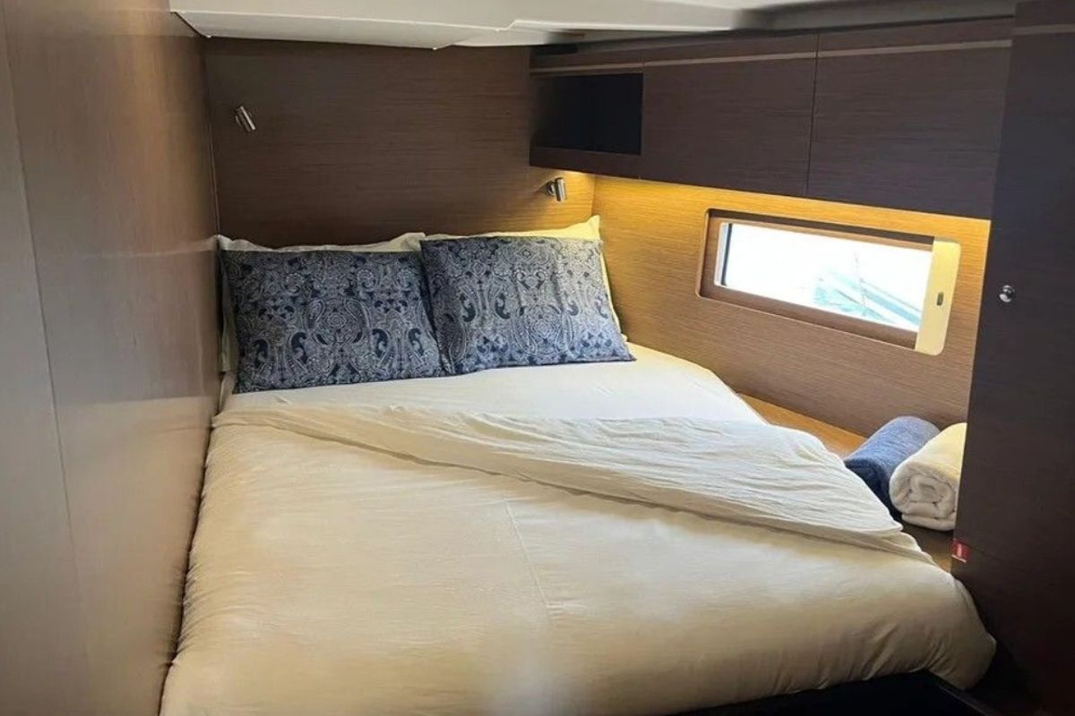 Cabin on Kas, a Beneteau Oceanis 51.1 sailboat at Athens, Greece