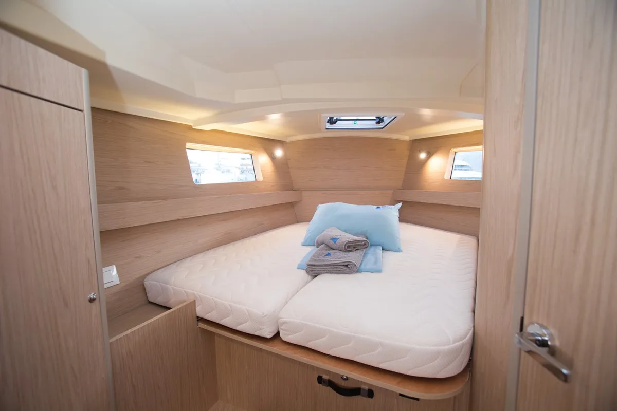 Cabin on Friends, a Beneteau Oceanis 41.1 sailboat at Fethiye, Turkey