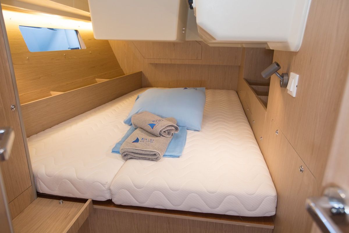 Cabin on Friends, a Beneteau Oceanis 41.1 sailboat at Fethiye, Turkey