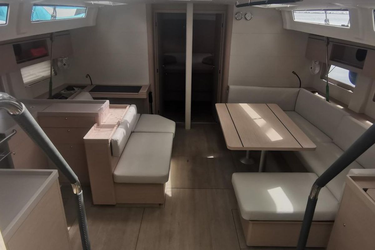 Salon of Living In Sea, a Beneteau Oceanis 51.1 sailboat at Kontokali, Greece