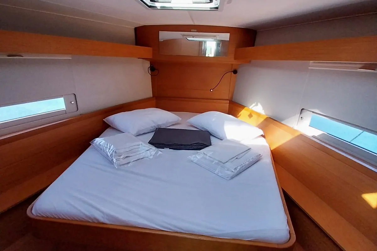 Cabin on Penelope, a Dufour 43 sailboat at Volos Municipality, Greece