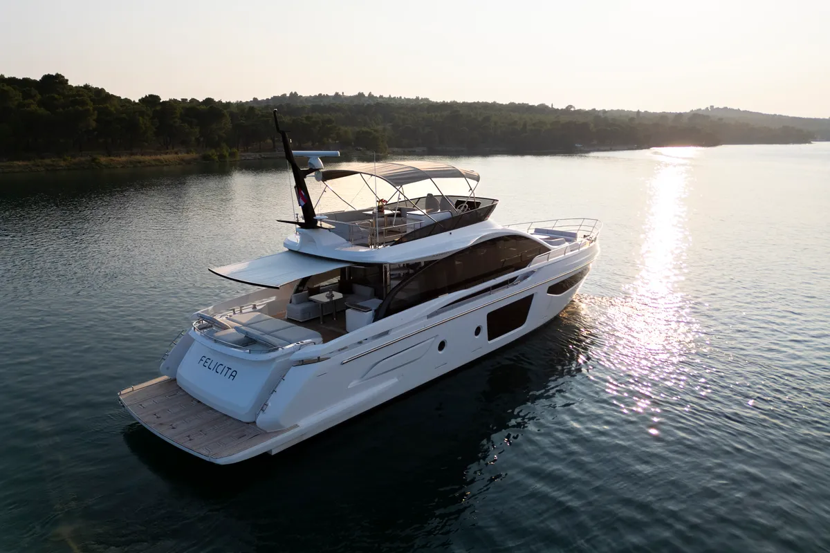 Exterior view of Felicita, a Azimut S7 yacht at Grad Šibenik, Croatia