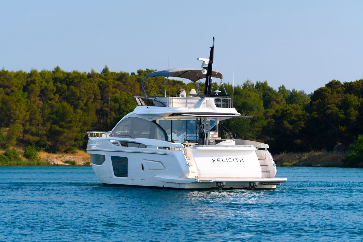 Exterior view of Felicita, a Azimut S7 yacht at Grad Šibenik, Croatia