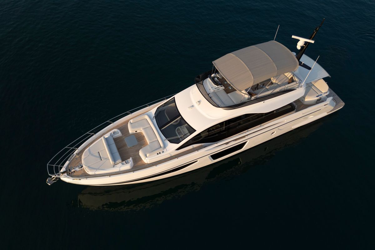 Exterior view of Felicita, a Azimut S7 yacht at Grad Šibenik, Croatia