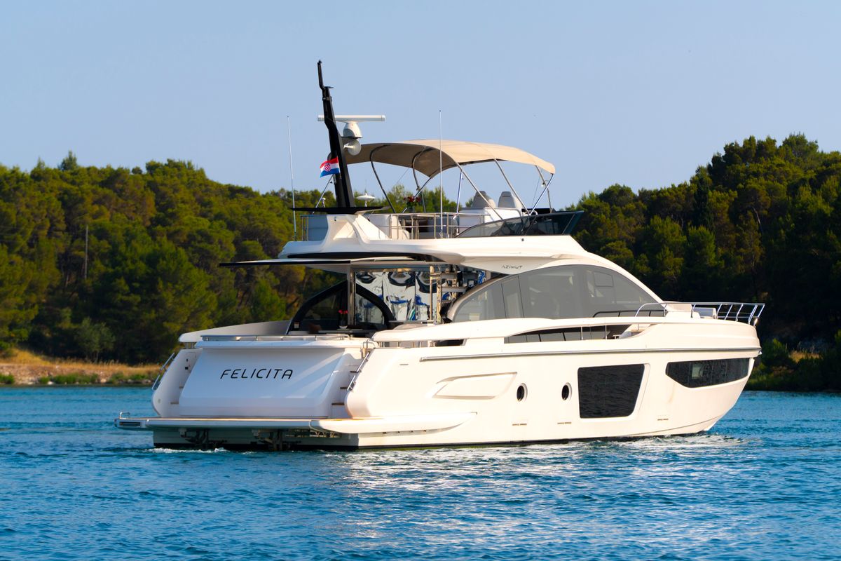 Exterior view of Felicita, a Azimut S7 yacht at Grad Šibenik, Croatia