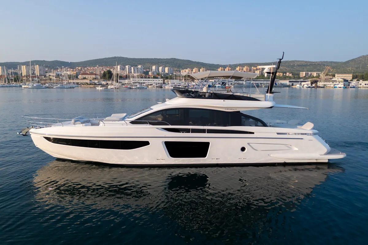 Exterior view of Felicita, a Azimut S7 yacht at Grad Šibenik, Croatia