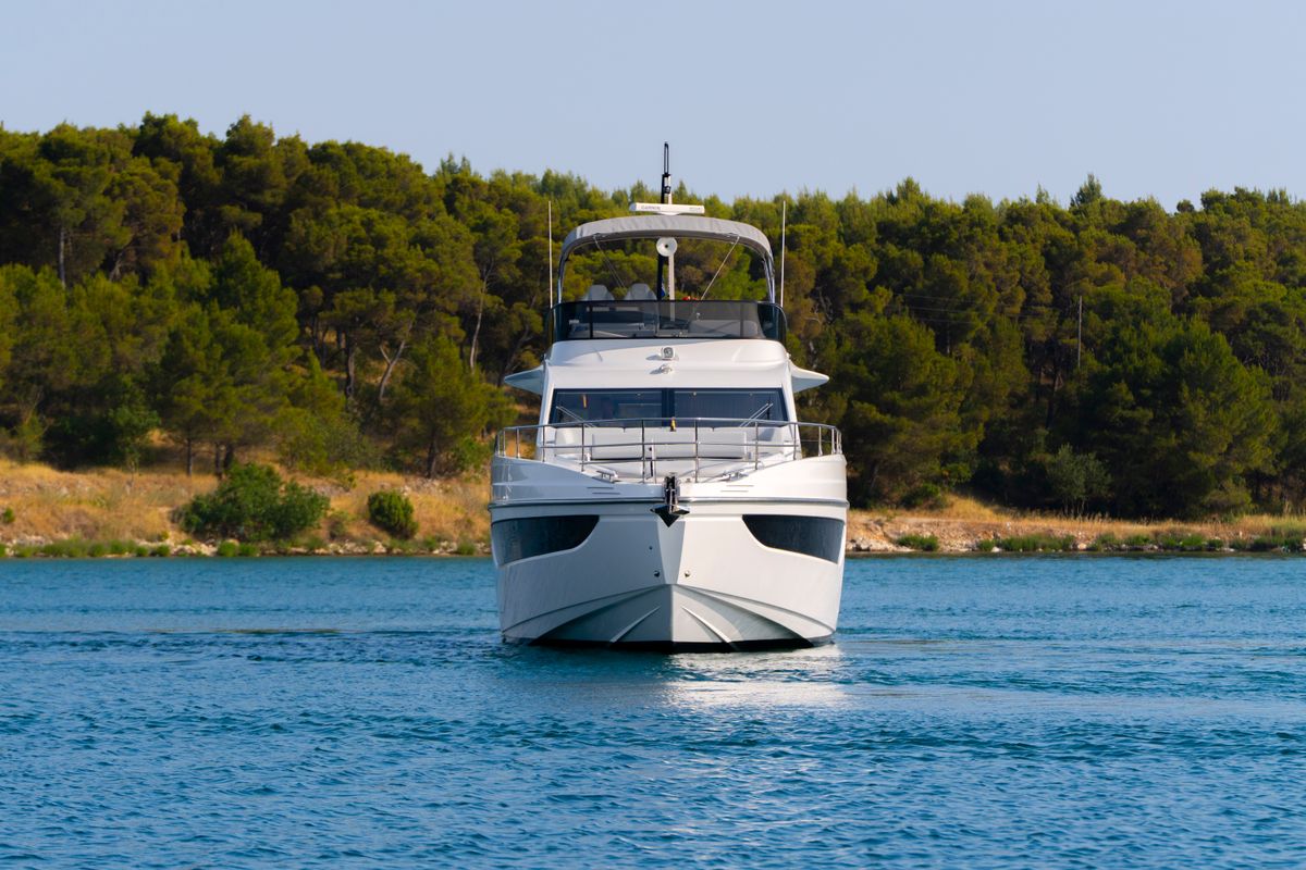 Exterior view of Felicita, a Azimut S7 yacht at Grad Šibenik, Croatia