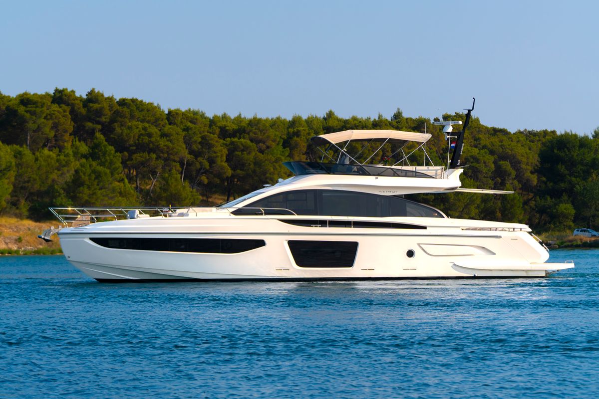 Exterior view of Felicita, a Azimut S7 yacht at Grad Šibenik, Croatia