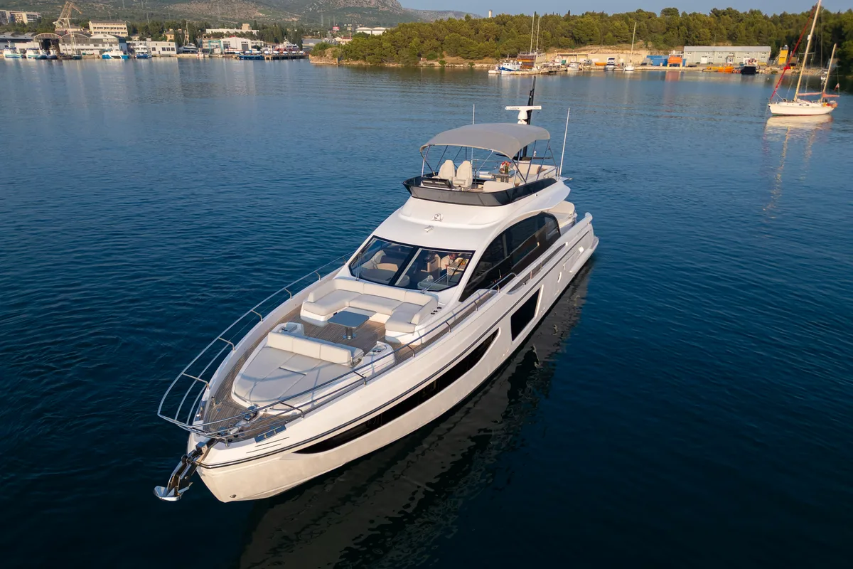 Exterior view of Felicita, a Azimut S7 yacht at Grad Šibenik, Croatia