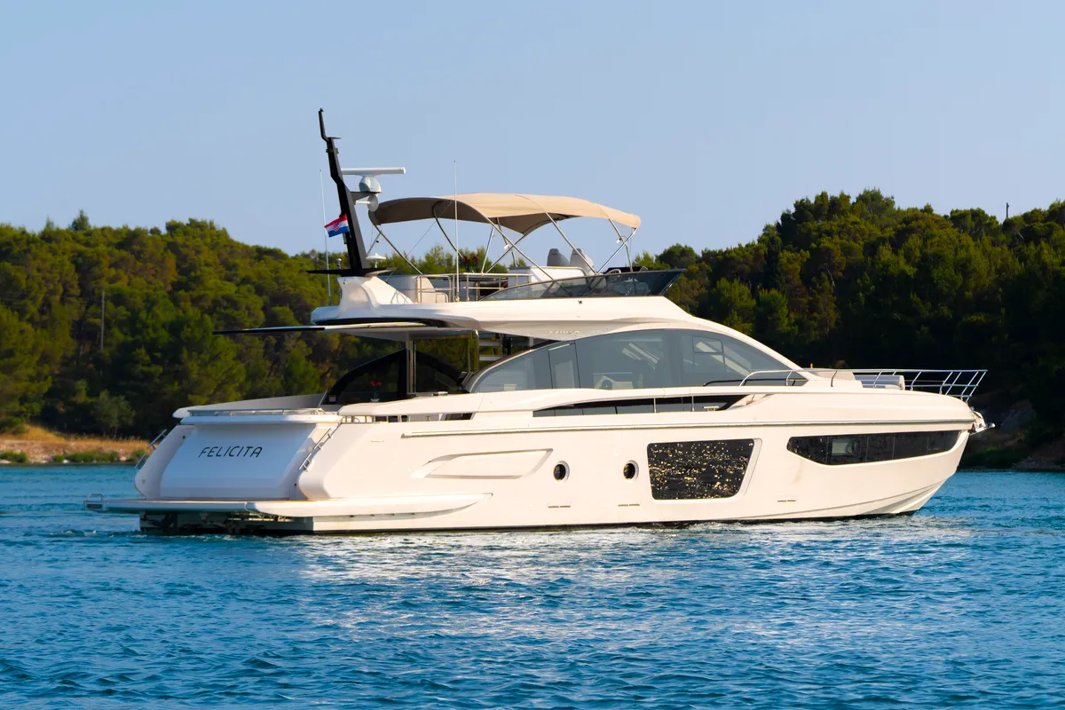 Exterior view of Felicita, a Azimut S7 yacht at Grad Šibenik, Croatia
